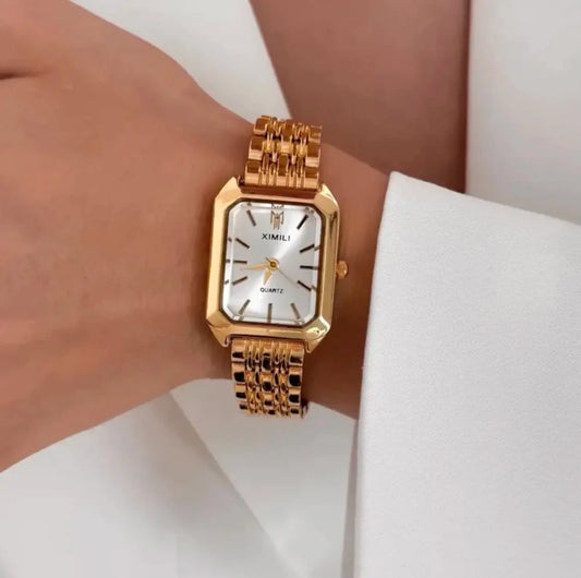 Reloj Analógico Cuadrado Dorado